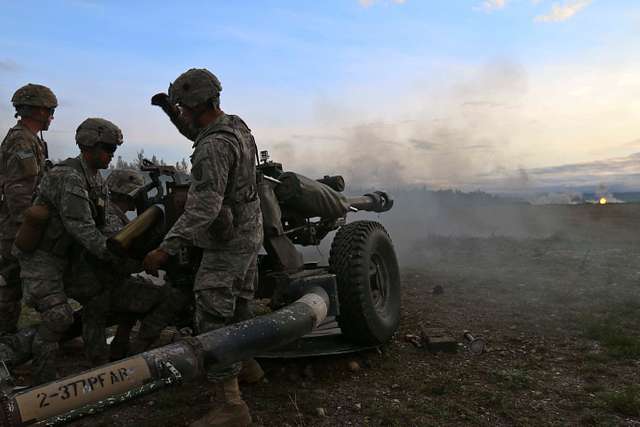 Field Artillerymen with 2-377th Parachute Field Artillery - PICRYL ...