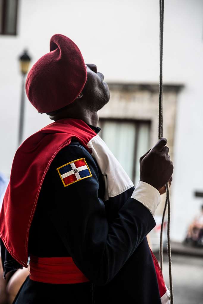 A member of the Dominican Republic Forces de Armada PICRYL