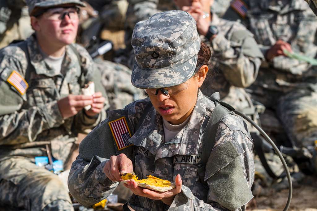 DVIDS - Images - Arizona Cardinals Salute to Service Game [Image 2 of 7]