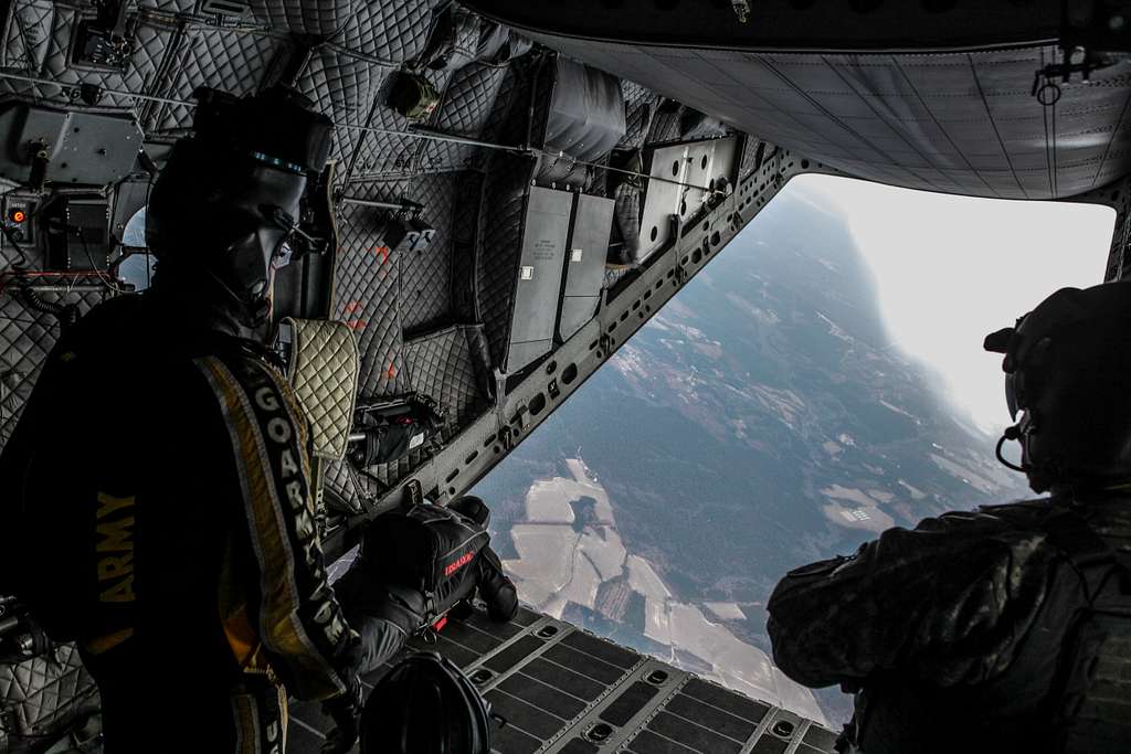 U.S. Army Special Operations Command Parachute Team - PICRYL Public ...