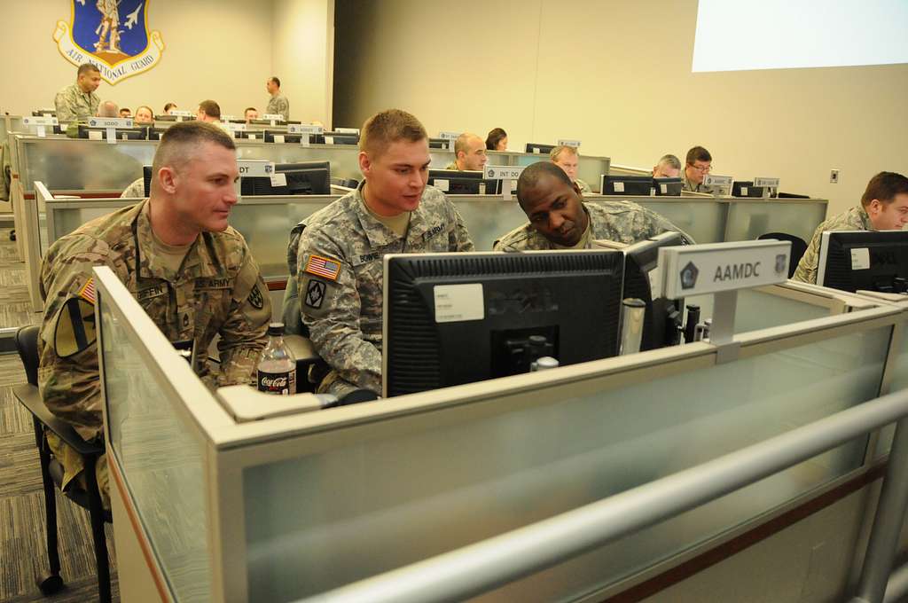 U.S. Army Sgt. 1st Class David Griffin, Left, Staff - NARA & DVIDS ...