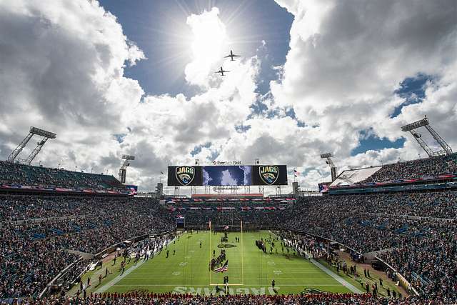 DVIDS - Images - Jacksonville Jaguars Salute to Service game [Image 4 of 9]