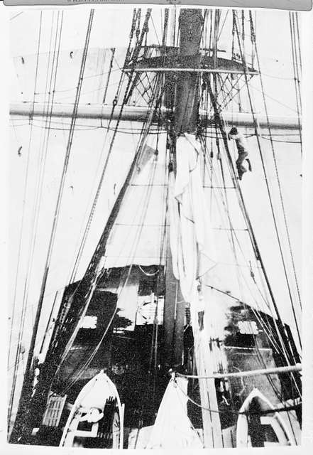 Falls of Clyde (built 1878; bark, 4m) view aloft in the rigging ...