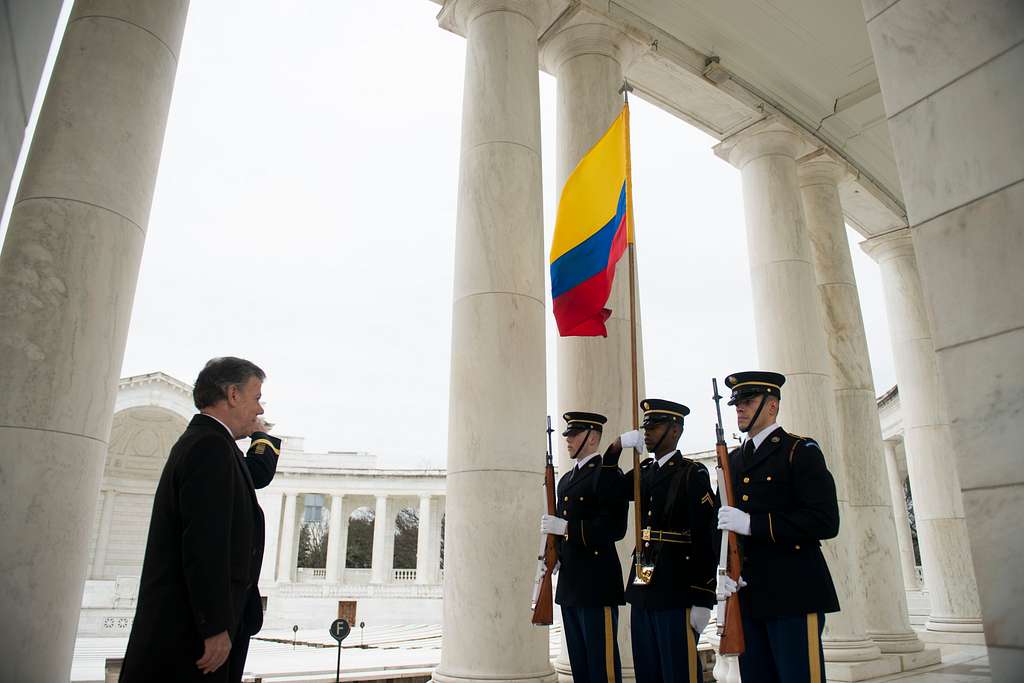 President of Colombia Juan Manuel Santos, left, and - PICRYL