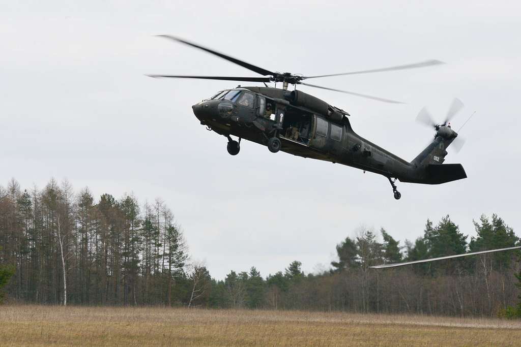 A UH-60 Black Hawk approaches the landing zone during - PICRYL Public ...