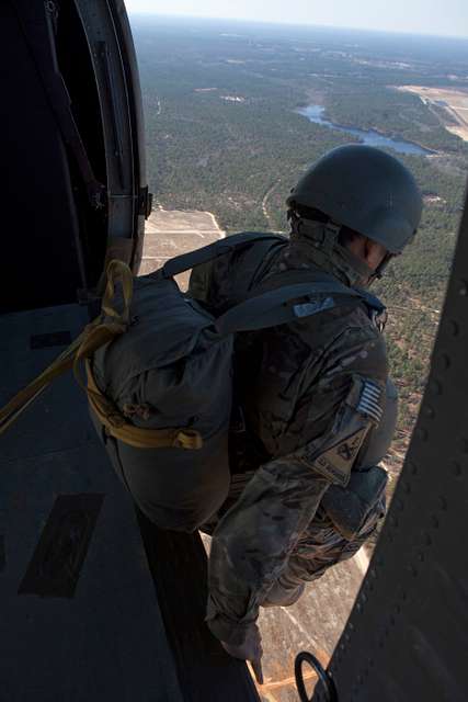 A U.s. Army Soldier Jumps Out Of Uh-60 Blackhawk During - Nara & Dvids 