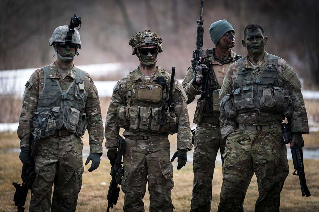 Soldiers from C Troop 2/101 Cavalry, from Buffalo, - NARA & DVIDS ...