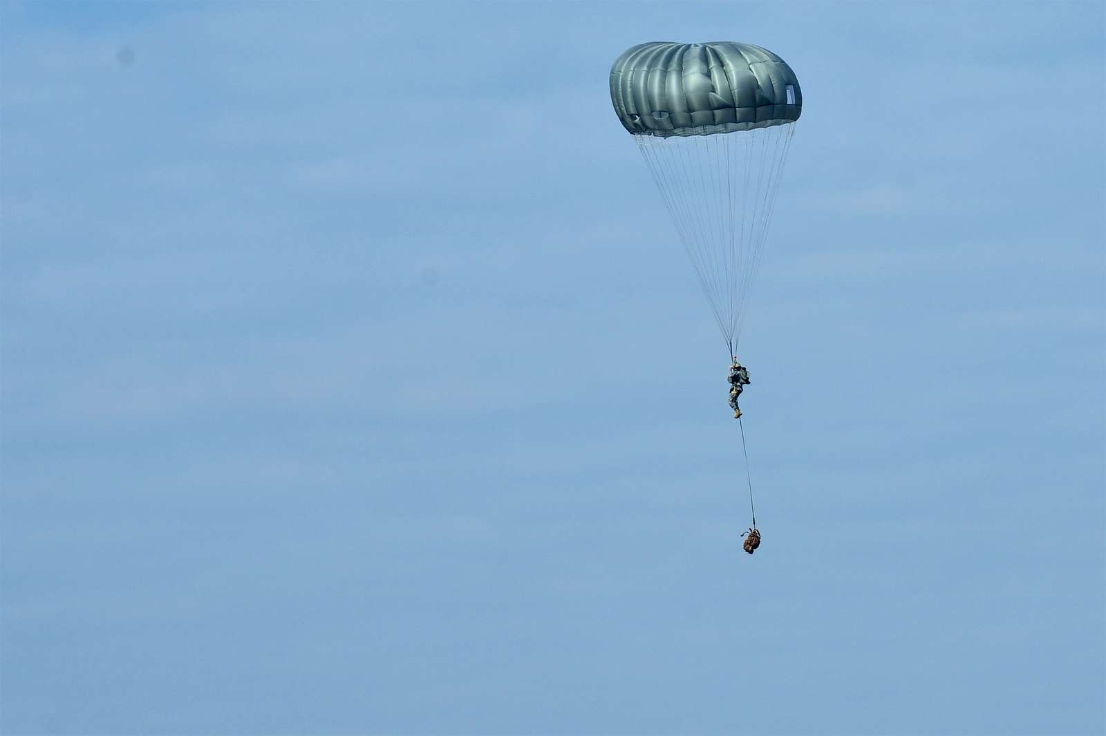 A U.S. Army paratrooper from B Co., 112th Signal Bn., - NARA & DVIDS ...