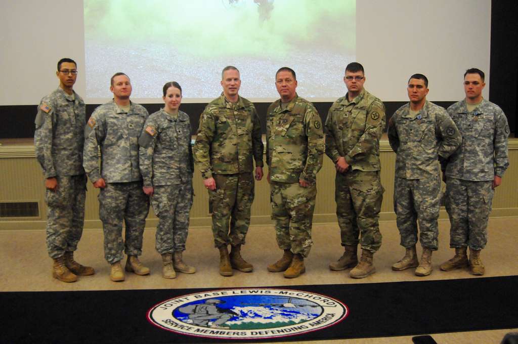 Six Enlisted Soldiers From The 364th Esc Completed - Nara & Dvids 