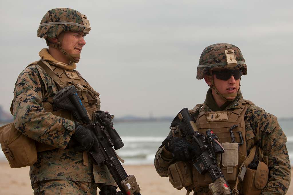 U.S. Marine Corps 1st Lt. Kyle Cawthon, left, a platoon - PICRYL ...