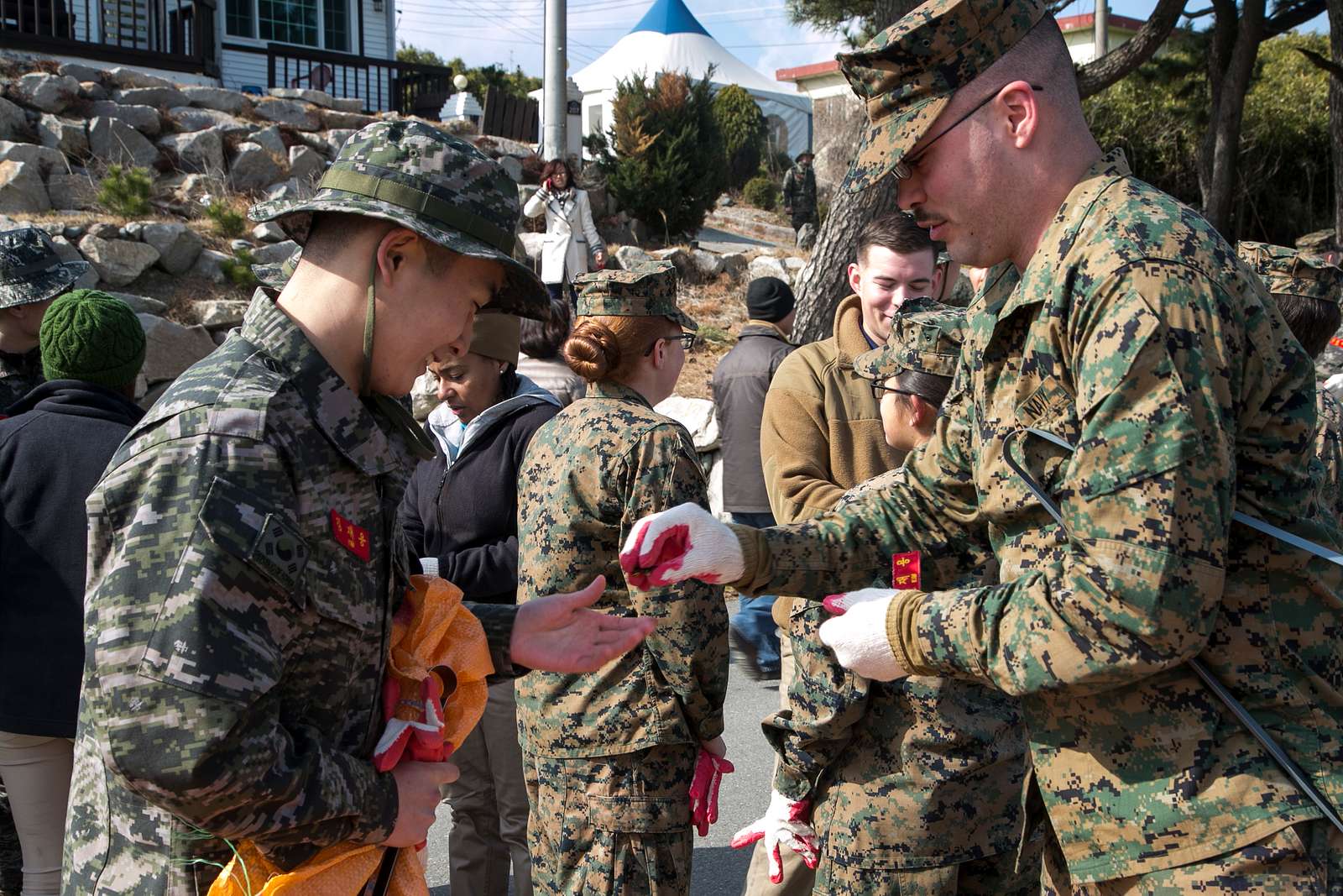 Us Marines And Sailors With The Boxer Amphibious Nara And Dvids