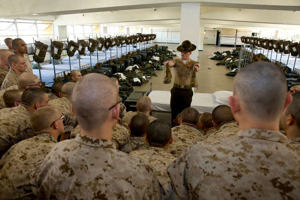 U.S. Marine Corps Sgt. Brandon J. Hendrix, a drill - PICRYL - Public ...