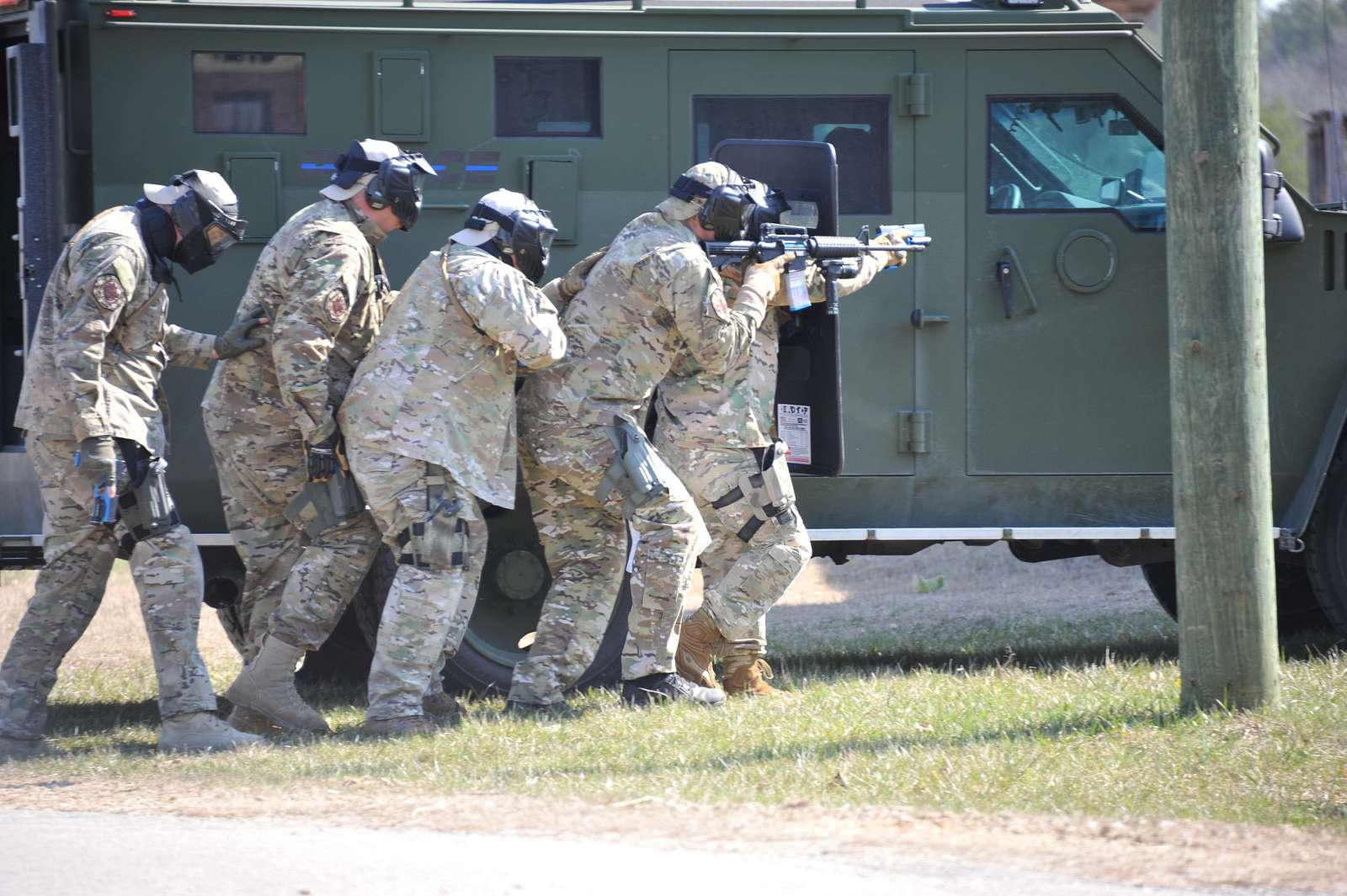 Members of the Rock County Sheriff's tactical team - NARA & DVIDS ...