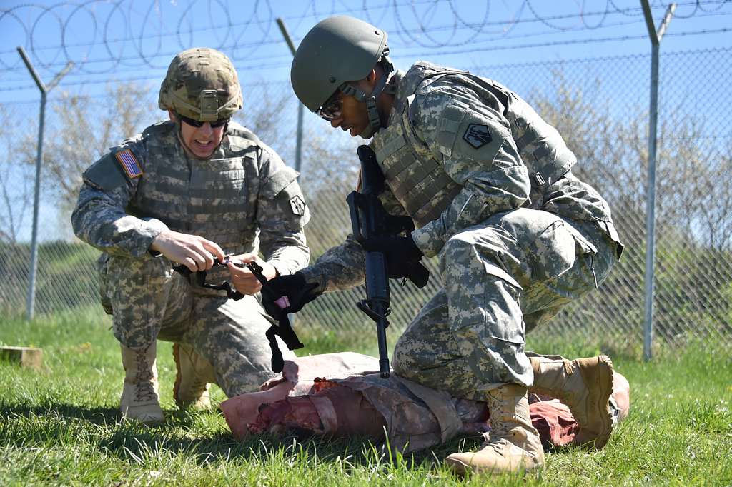 A U.S. Army Chaplain (left)) and a U.S. Army Chaplain - NARA & DVIDS ...