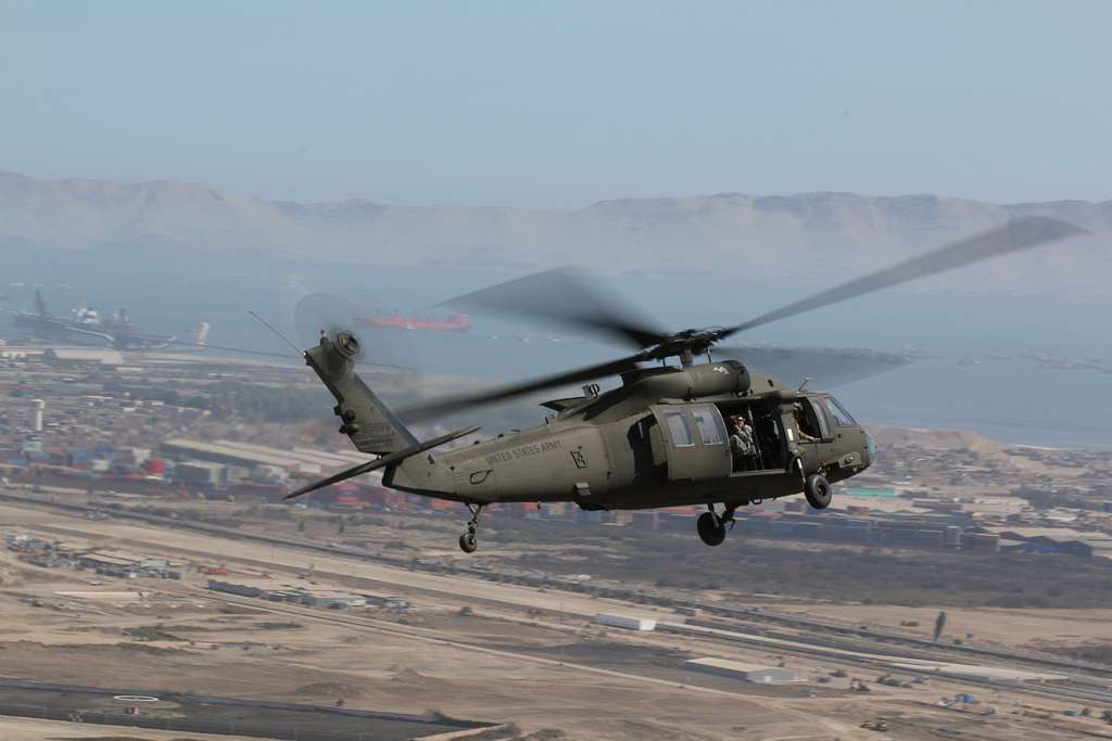 A U.S. Army UH- 60 Blackhawk helicopter from Bravo - PICRYL Public ...