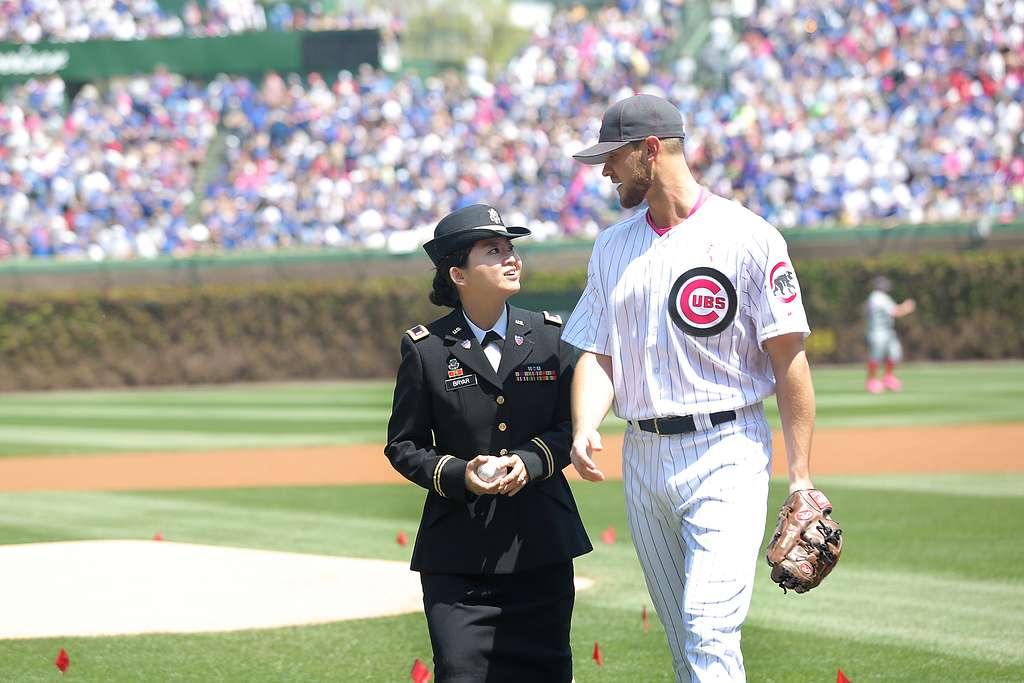 Army Reserve Soldier receives honor at Chicago Cubs MLB Memorial