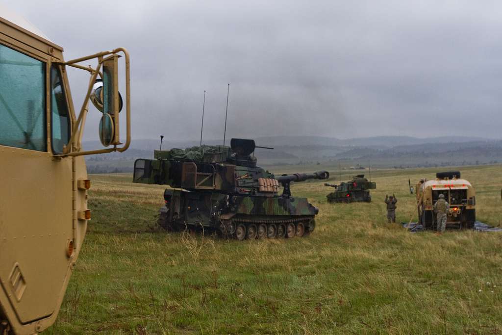 A Paladin Howitzer From 2nd Battalion, 222nd Field - NARA & DVIDS ...