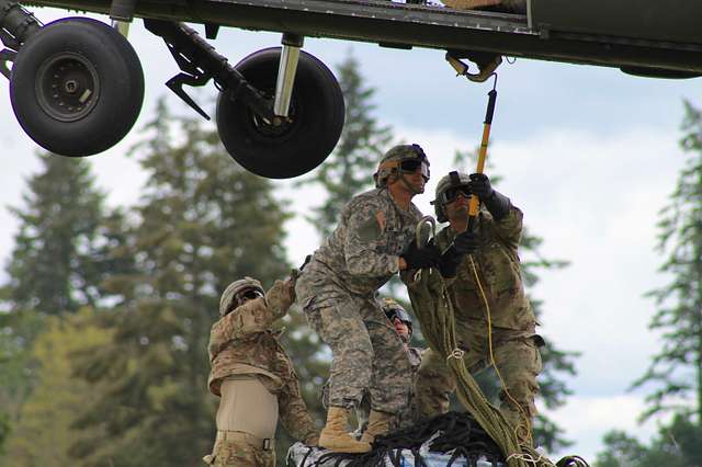 File:U.S. Army Col. Ken Kamper, the 17th Fires Brigade commander, and  Command Sgt. Maj. Edward E. Russell lead their Soldiers during the  Independence Day parade at Tumwater, Wash., July 4, 2013  130704-A-AU369-567.jpg 