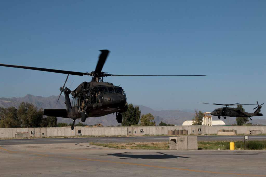 UH-60 Black Hawk Helicopters From The U.S. Army 3rd - NARA & DVIDS ...