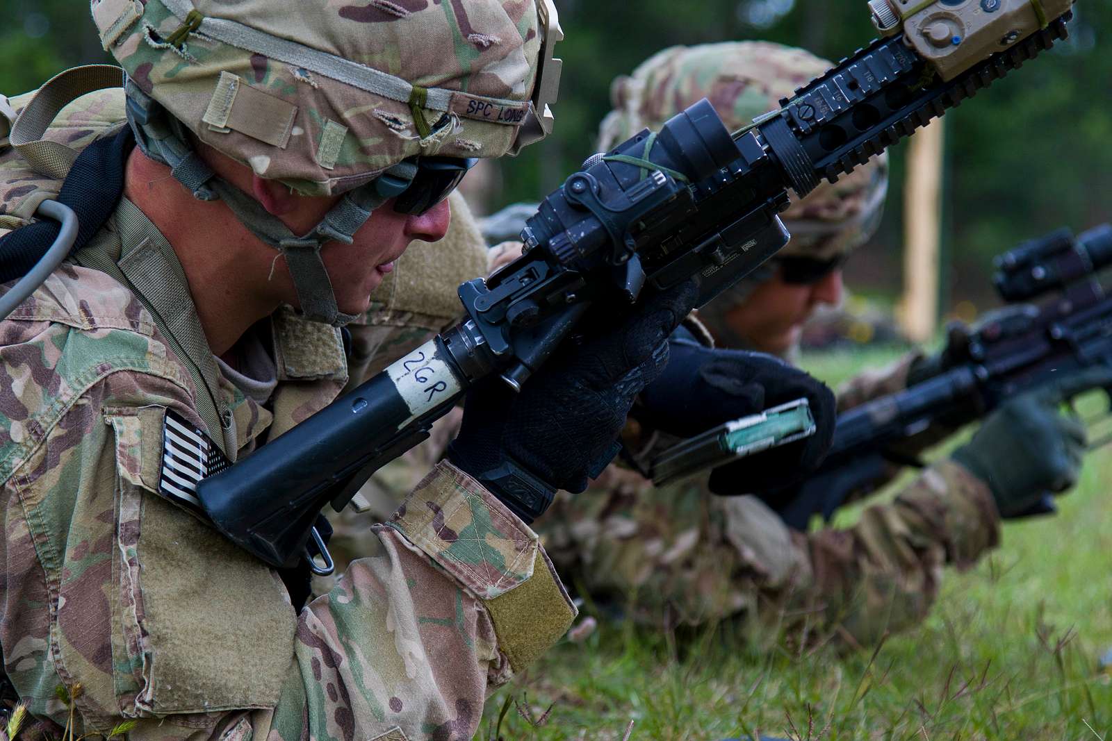 An 82nd Airborne Division Paratrooper reloads his M4 - NARA & DVIDS ...