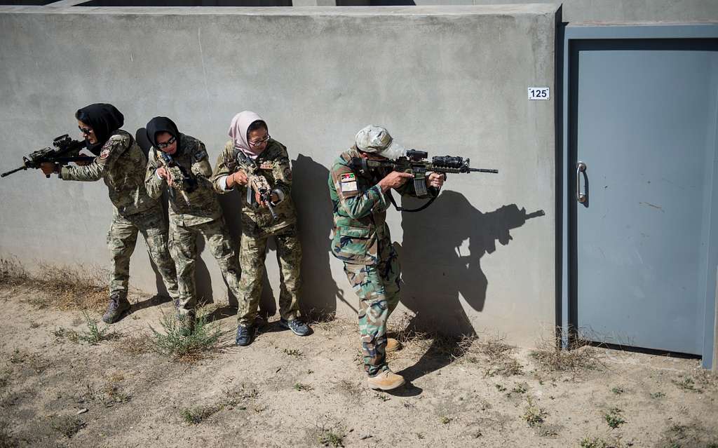 File:Ktah Khas Female Tactical Platoon CAPEX July 2018 4561525.jpg -  Wikimedia Commons