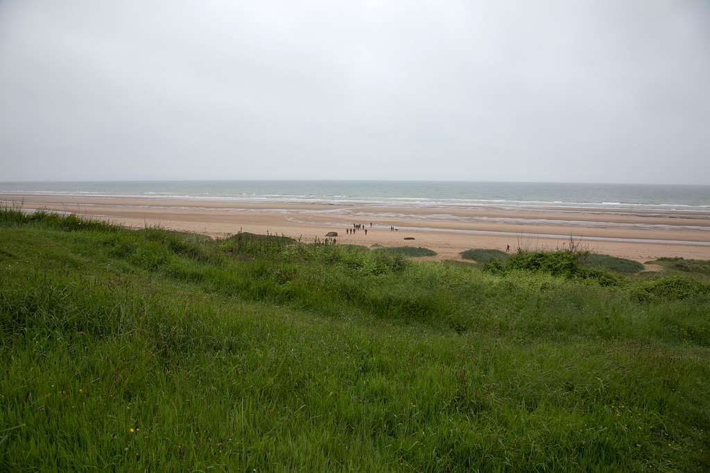 U.S. Army and German paratroopers visit Omaha Beach - PICRYL - Public ...