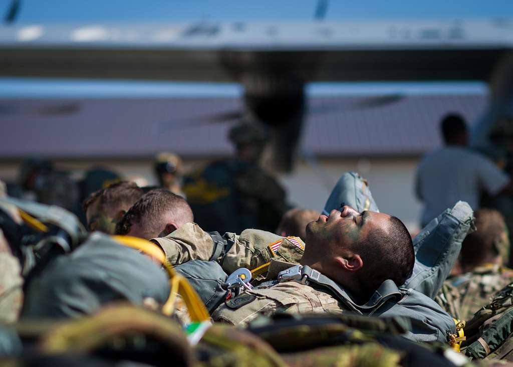 A U.S. Army 173rd Airborne Brigade Paratrooper Prepares - NARA & DVIDS ...