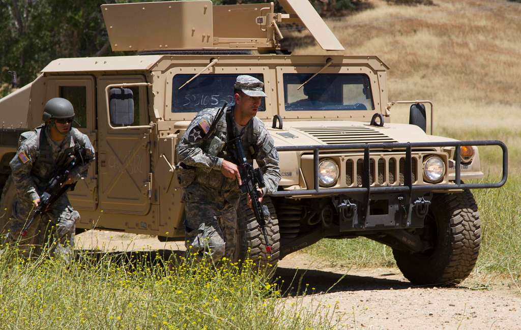 U.S. Army Reserve Soldiers, 371st Combat Sustainment - NARA & DVIDS ...