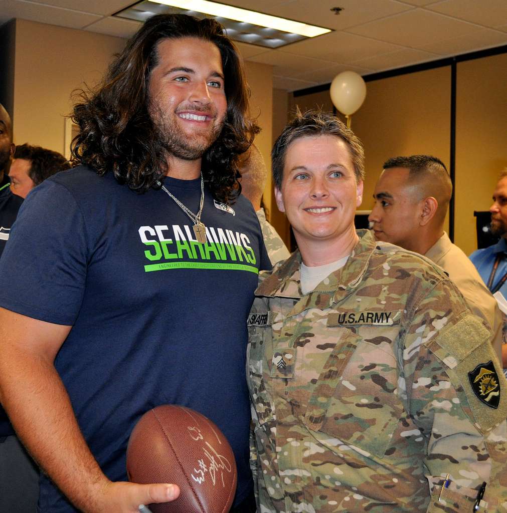 Seattle Seahawks NFL center Joey Hunt poses for a photo - PICRYL - Public  Domain Media Search Engine Public Domain Search