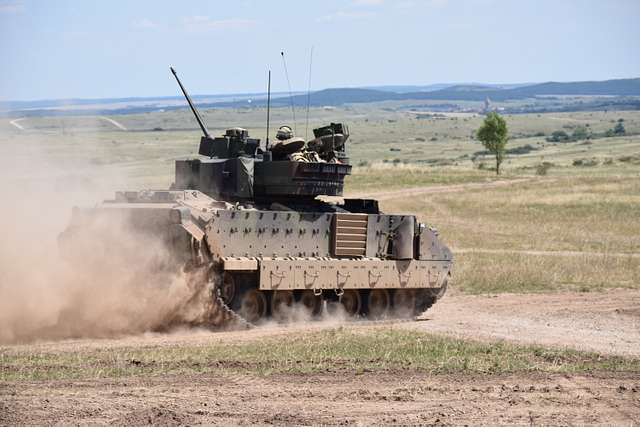 A M2A3 Bradley Fighting Vehicle from 5th Squadron, - NARA & DVIDS ...