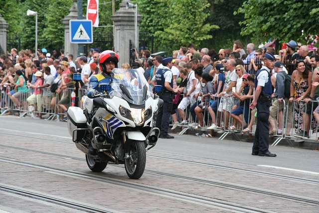 Fête nationale belge à Bruxelles le 21 juillet 2016 - Moto des douanes ...