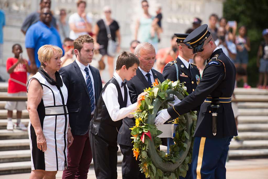 The Presidential wreath stands at the tomb of the 4th - PICRYL - Public  Domain Media Search Engine Public Domain Search