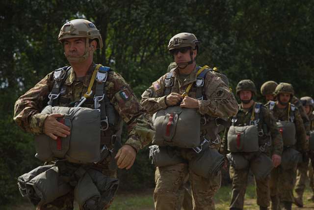 A group of U.S. Army and Partner Nation Paratroopers - NARA & DVIDS ...