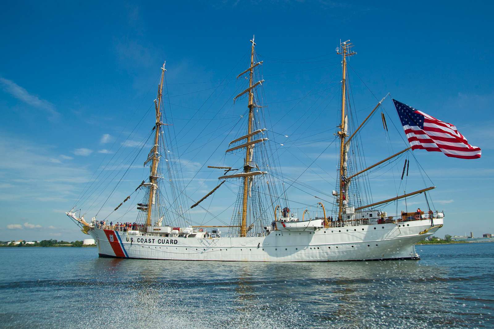 The Coast Guard Barque Eagle returns to the Coast Guard - NARA & DVIDS ...