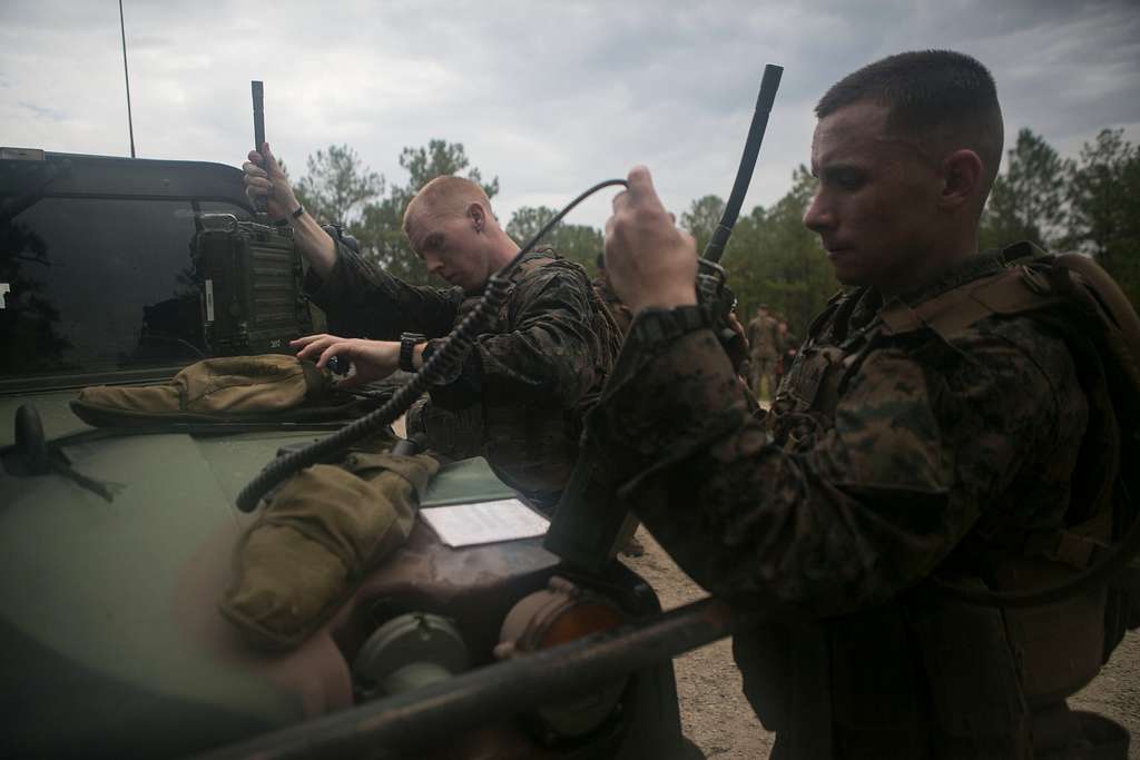 U.S. Marine Corps Lance Corporals Tyler B. Thomas, - PICRYL - Public ...