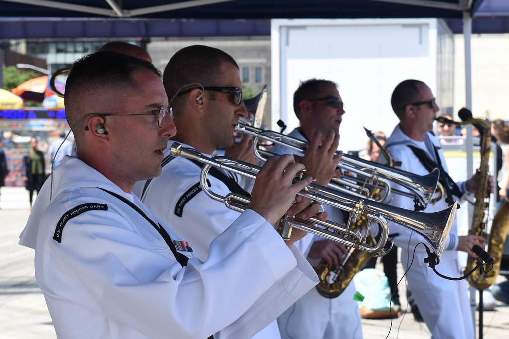 190522-N-FB655-0049 NEW YORK (May 22, 2019) Sailors - PICRYL