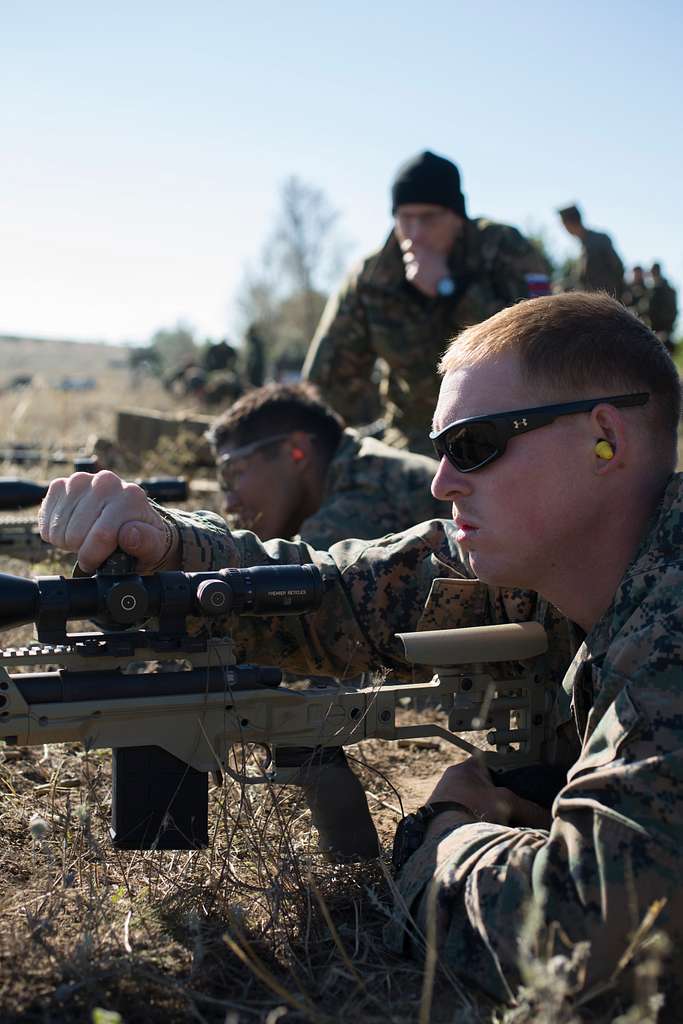 DVIDS - Images - Players from the Atlanta Falcons visit Soldiers in Romania  [Image 1 of 6]