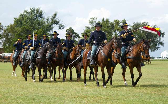 Soldiers with the 1st Cavalry Division Horse Cavalry - PICRYL - Public ...