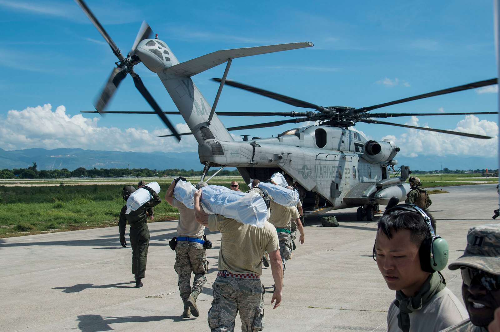 Members Of The 621st Contingency Response Wing Load - NARA & DVIDS ...