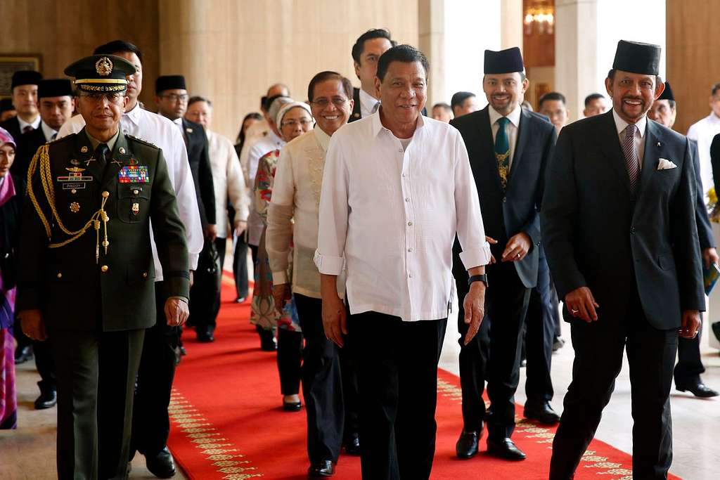 President Rodrigo Roa Duterte and Brunei Darussalam Sultan Haji ...