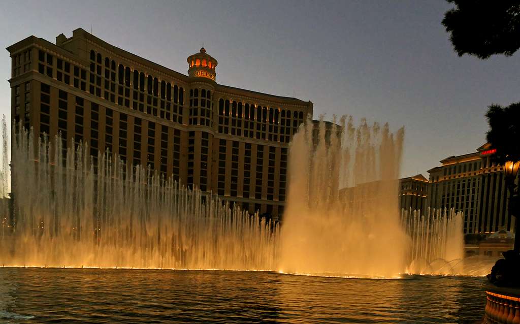Searching for the Fountains of Bellagio – Travelcraft Journal