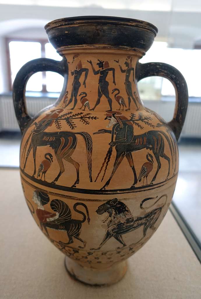 https://cdn2.picryl.com/photo/2016/10/26/amphora-with-centaurs-sphinx-and-animals-paris-painter-540-530-bc-l-778-martin-889183-1024.jpg