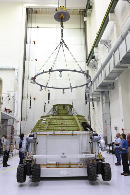 Orion EM-1 Crew Module Structural Test Article loaded onto Guppy ...