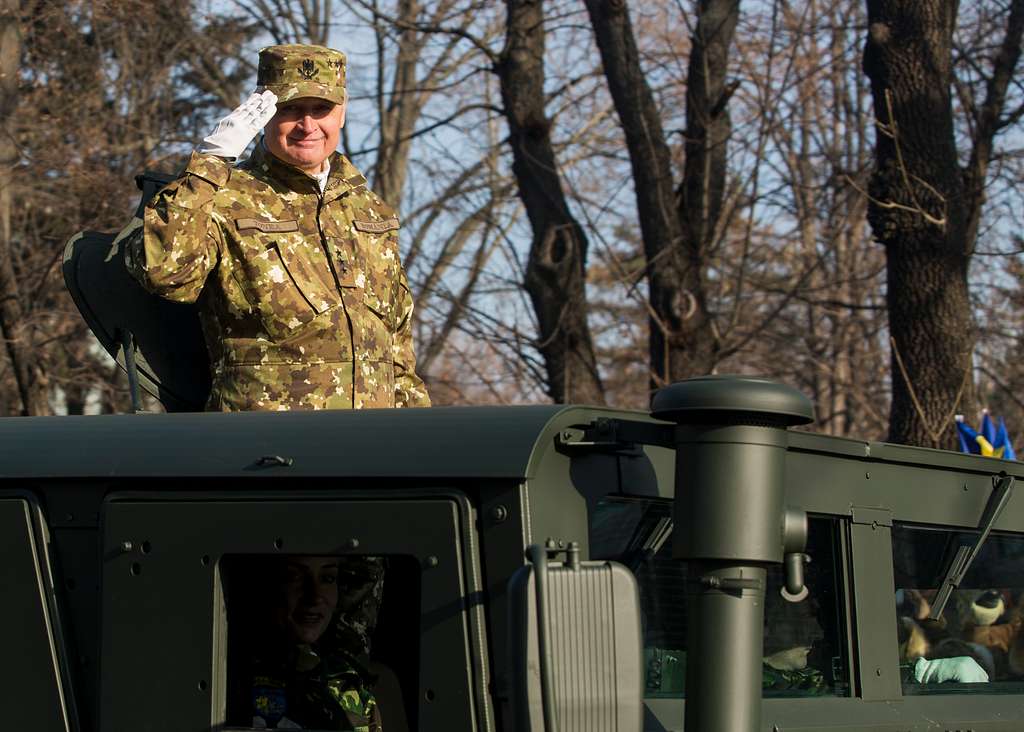 DVIDS - Images - Players from the Atlanta Falcons visit Soldiers in Romania  [Image 3 of 6]