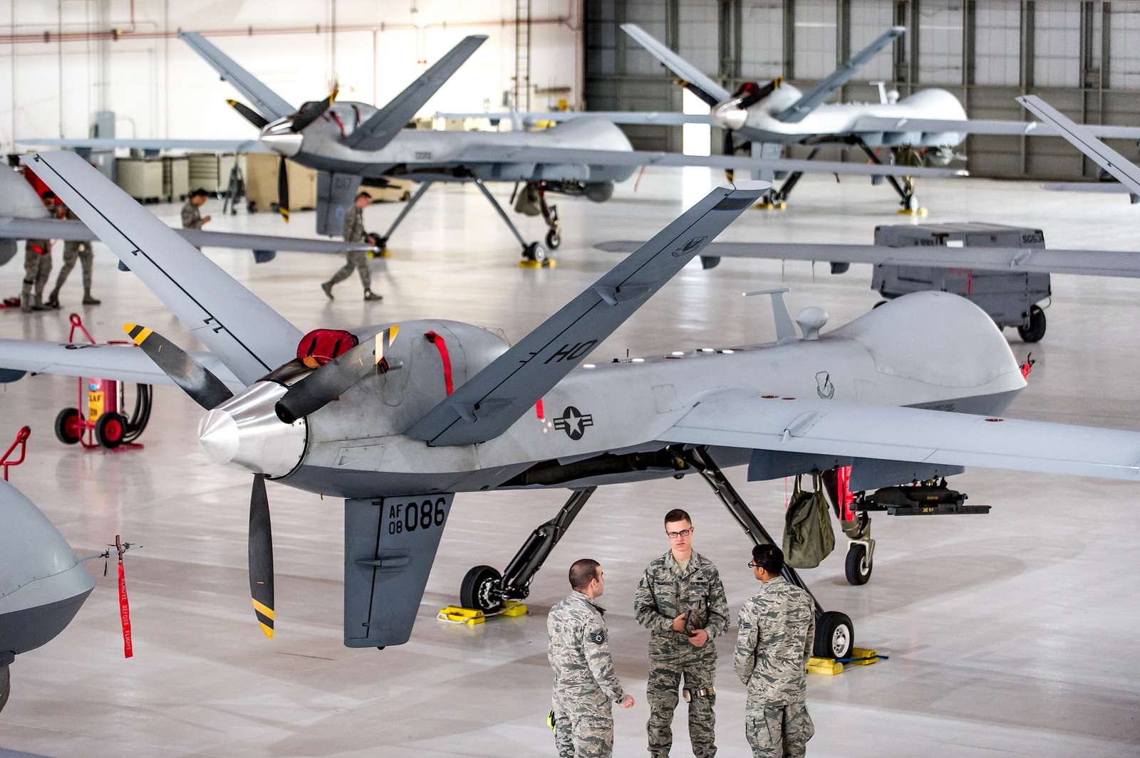 Tech. Sgt. Andrew Borger, load standardization crew - NARA & DVIDS ...