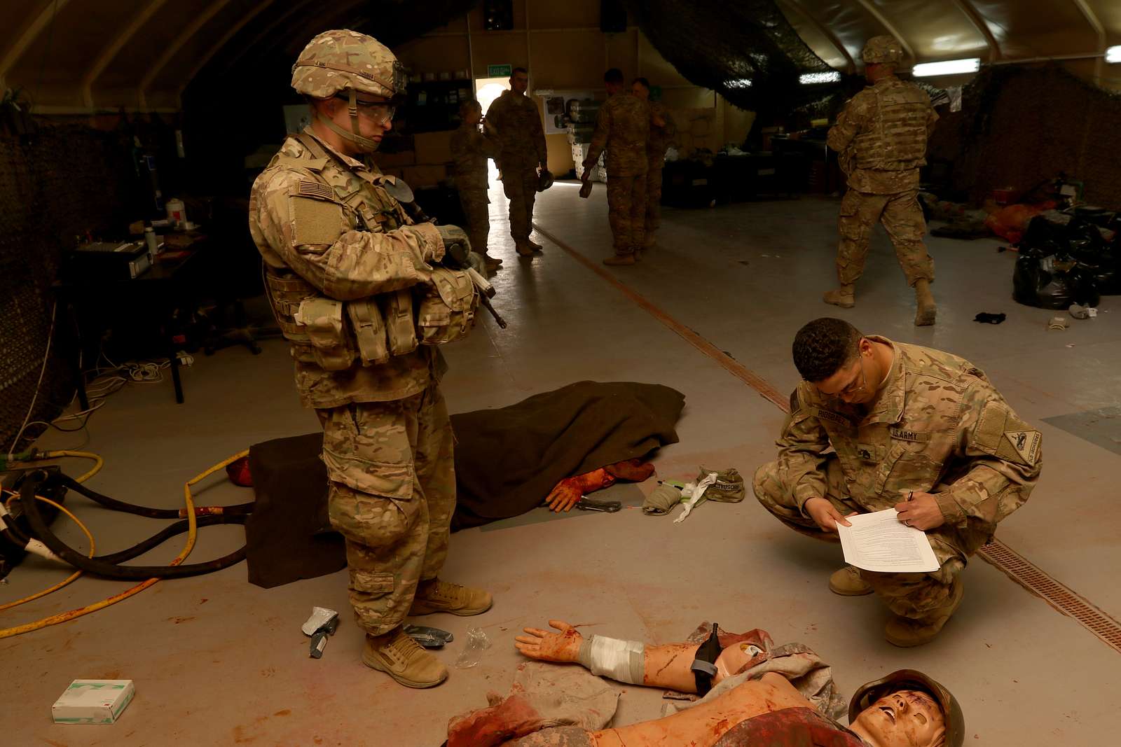 A U.S. Army Central Soldier Competing In The Top Medic - NARA & DVIDS ...