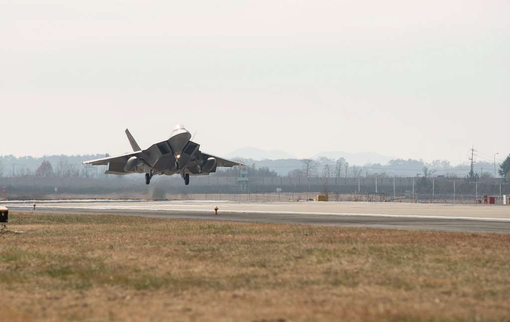 DVIDS - Images - Australian Air Force cadets tour U.S. and Australian  aircraft [Image 8 of 8]