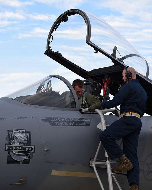 F-15 Eagle Pilots From The 123rd Fighter Squadron, - Nara & Dvids 