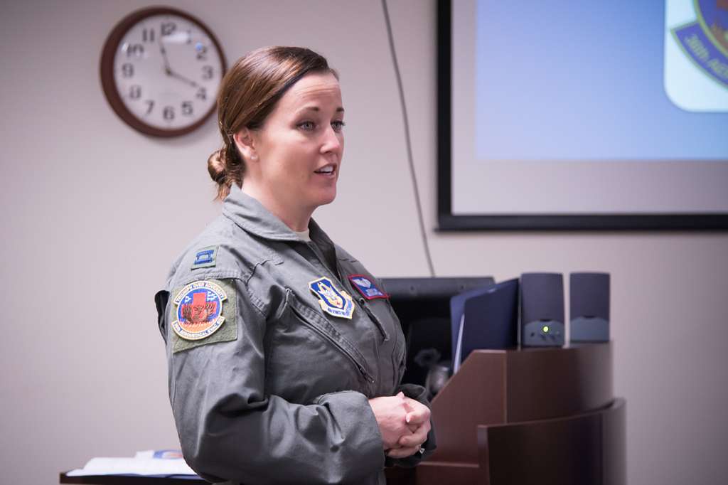 Capt. Wendy Ray, 36th Aeromedical Evacuation Squadron - PICRYL Public ...