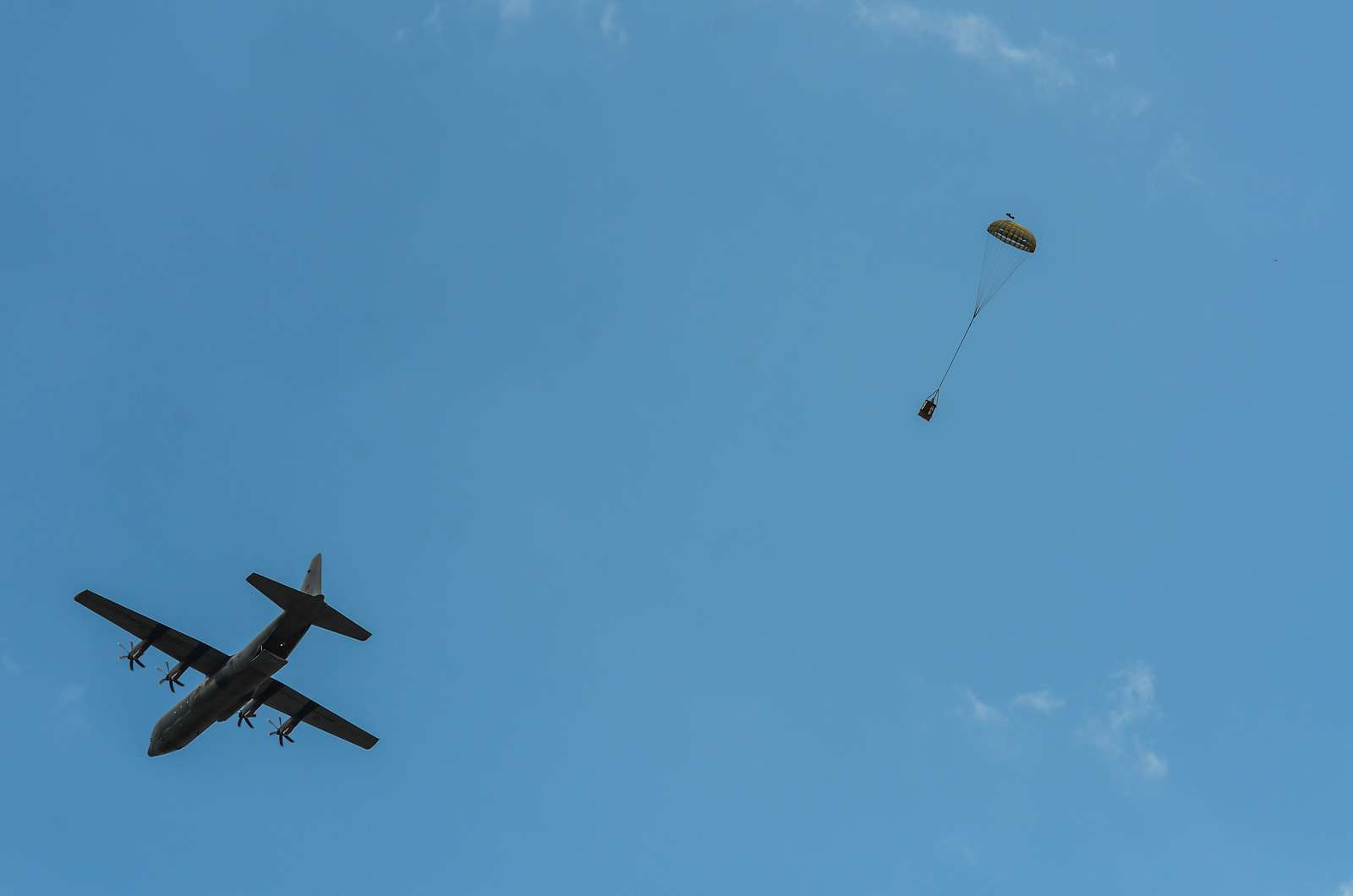 A C-130J Hercules with the Royal Australian Air Force, - NARA & DVIDS ...